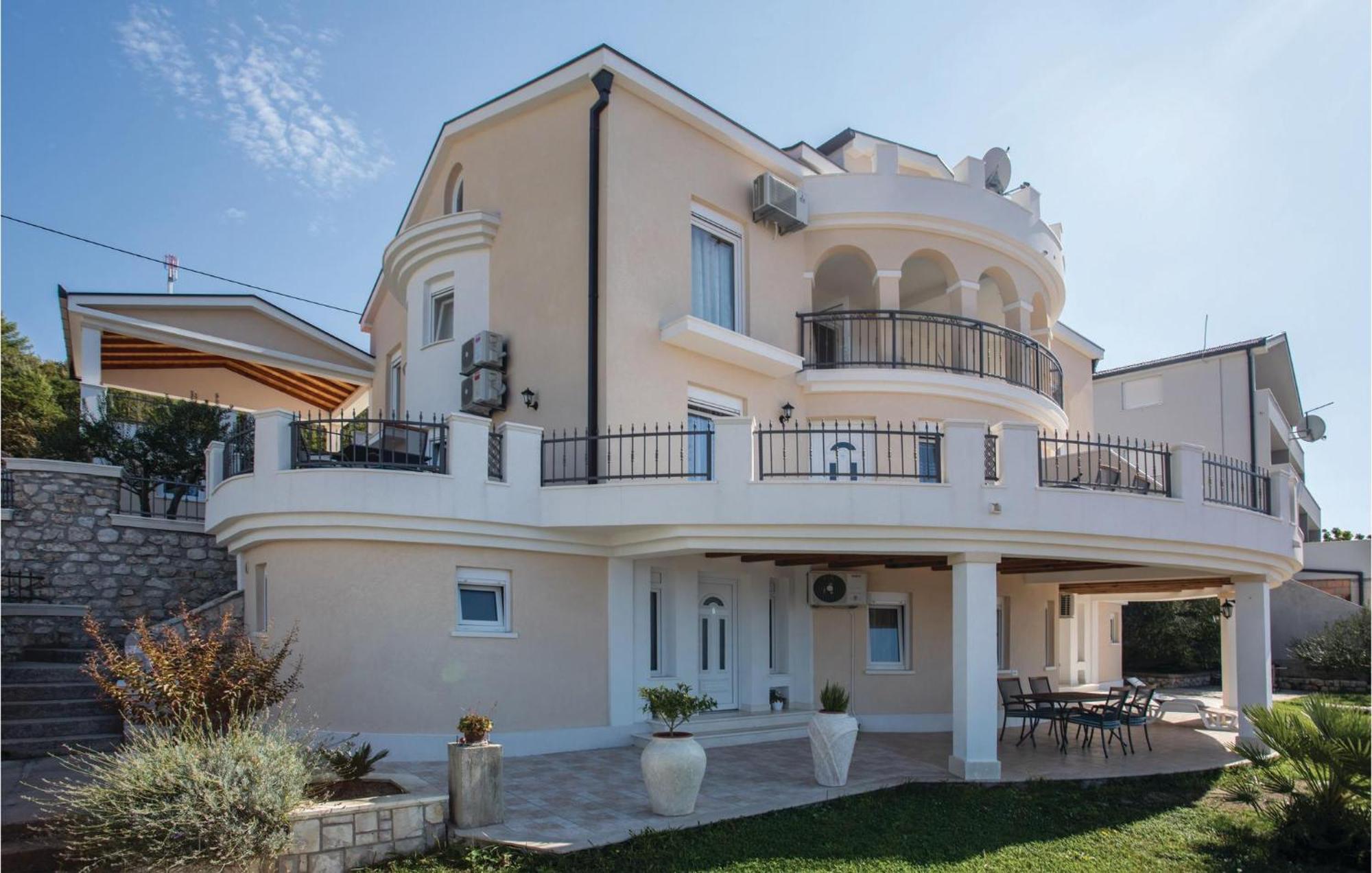 Lovely Apartment In Komarna With House Sea View Клек Экстерьер фото