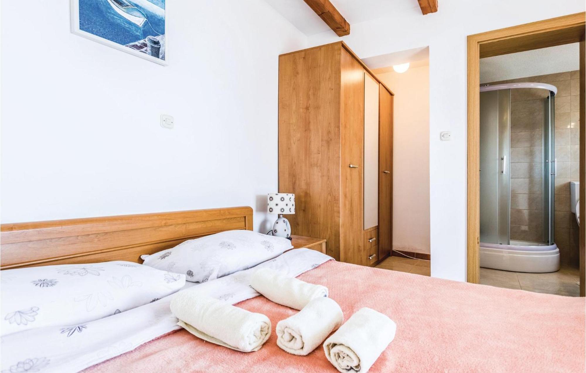 Lovely Apartment In Komarna With House Sea View Клек Экстерьер фото