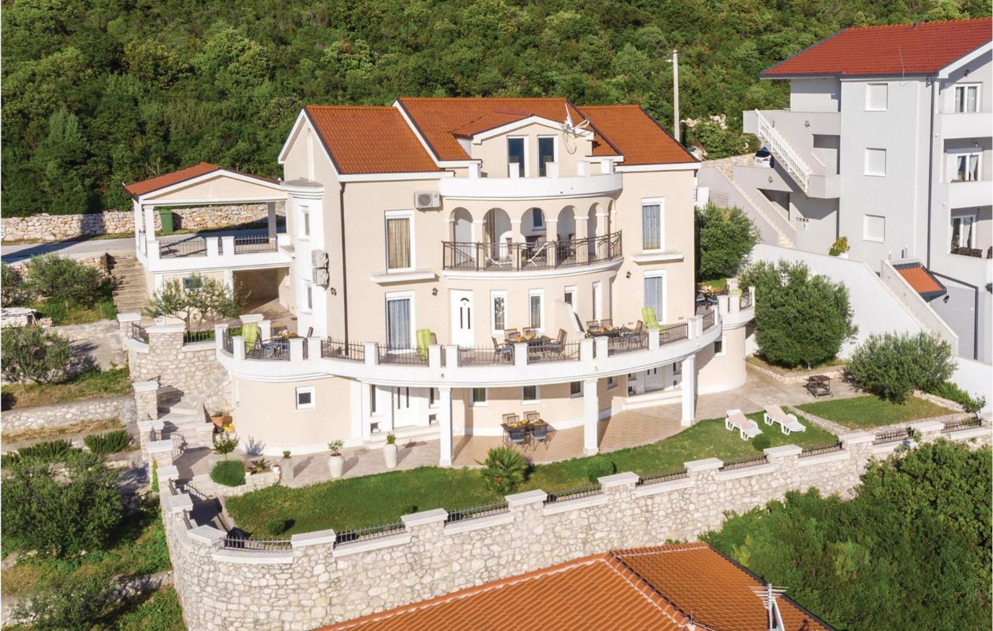 Lovely Apartment In Komarna With House Sea View Клек Экстерьер фото