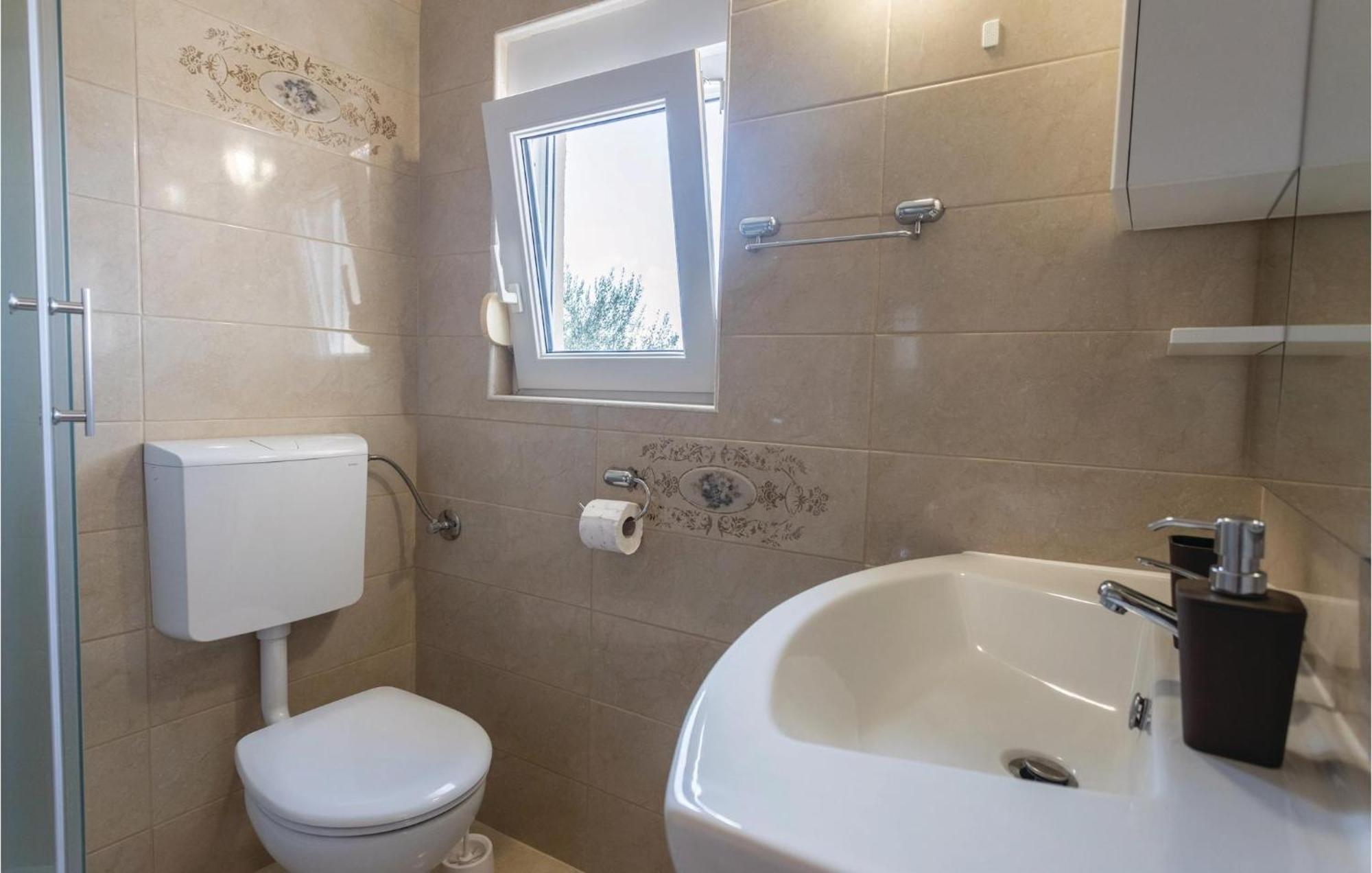Lovely Apartment In Komarna With House Sea View Клек Экстерьер фото