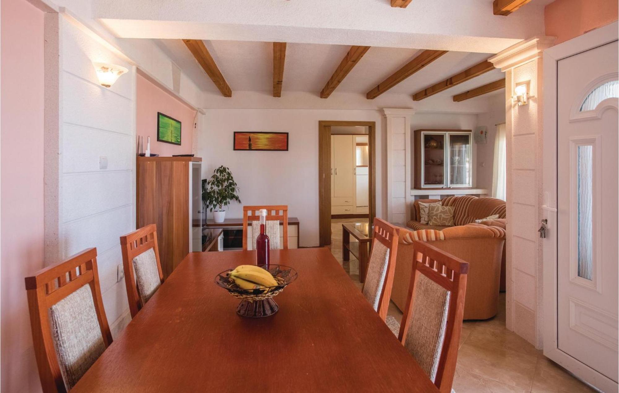 Lovely Apartment In Komarna With House Sea View Клек Экстерьер фото